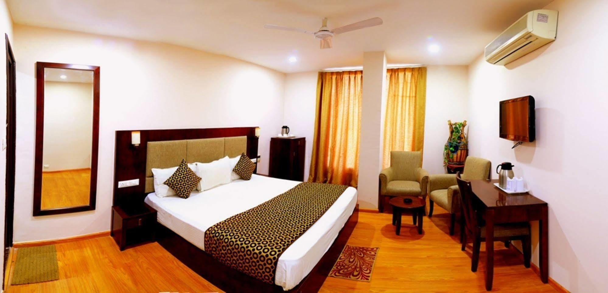 Hotel Royal Palm Udaipur Dış mekan fotoğraf
