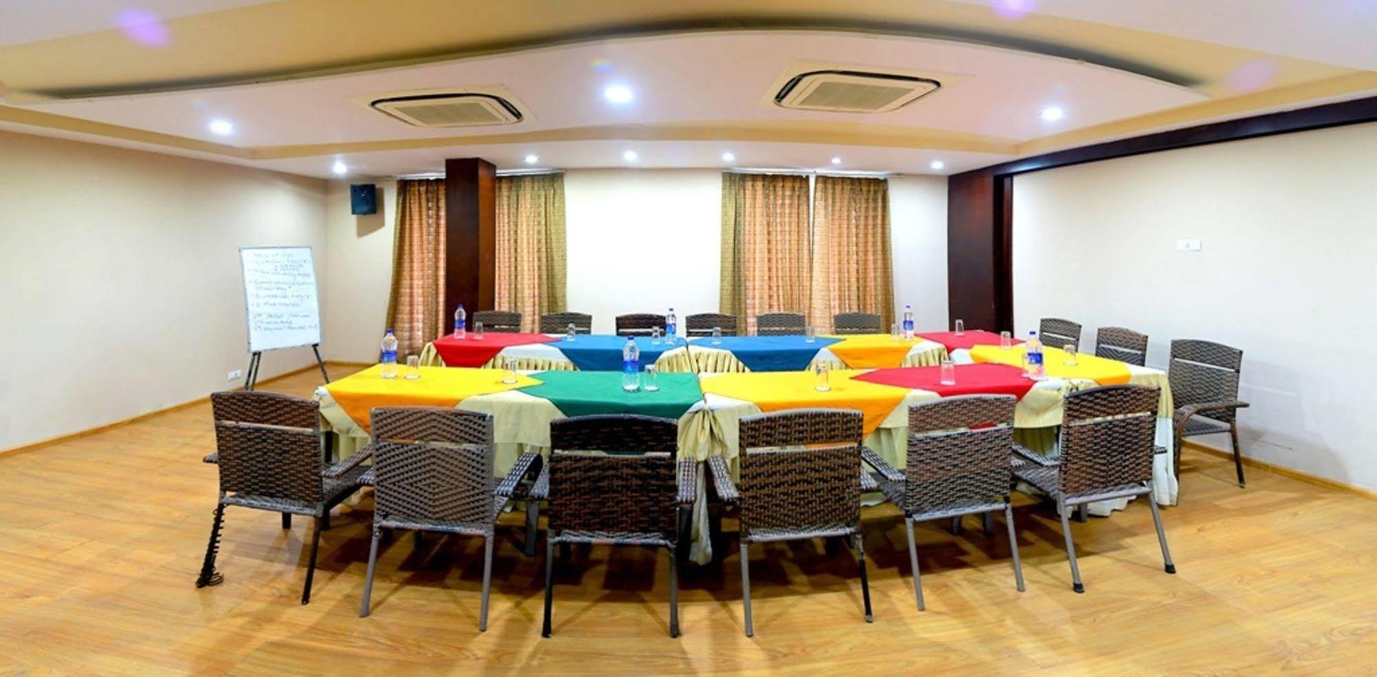 Hotel Royal Palm Udaipur Dış mekan fotoğraf